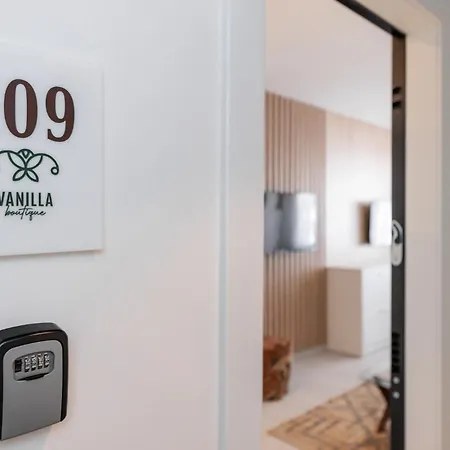 Apart-hotel Vanilla Boutique Atmabnb 12 3*